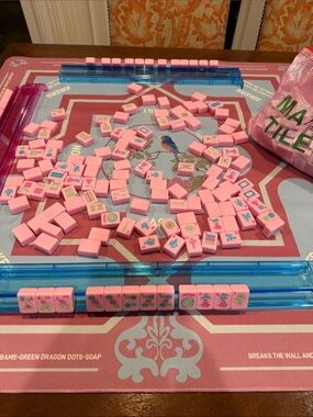 New Pink bubblegum Mahjong Tiles, new tile bag with mahjong mat